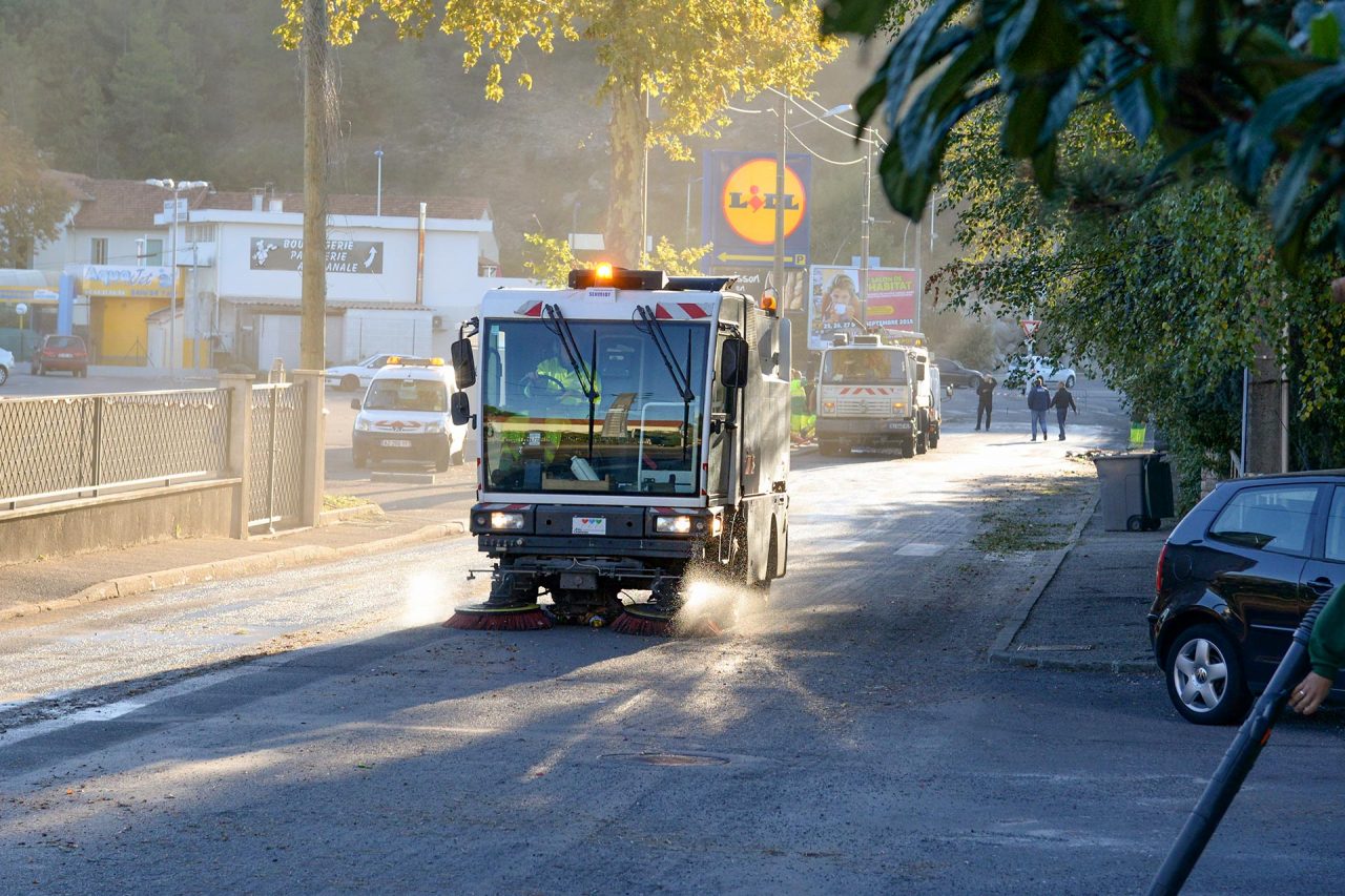 Vie quotidienne - Citoyenneté - Opérations Coup de Poing, Rénovons Nos Quartiers