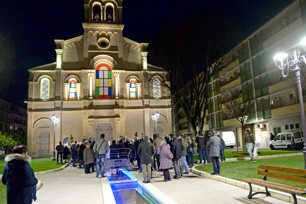 Le temple d’Alès dans son écrin de lumière