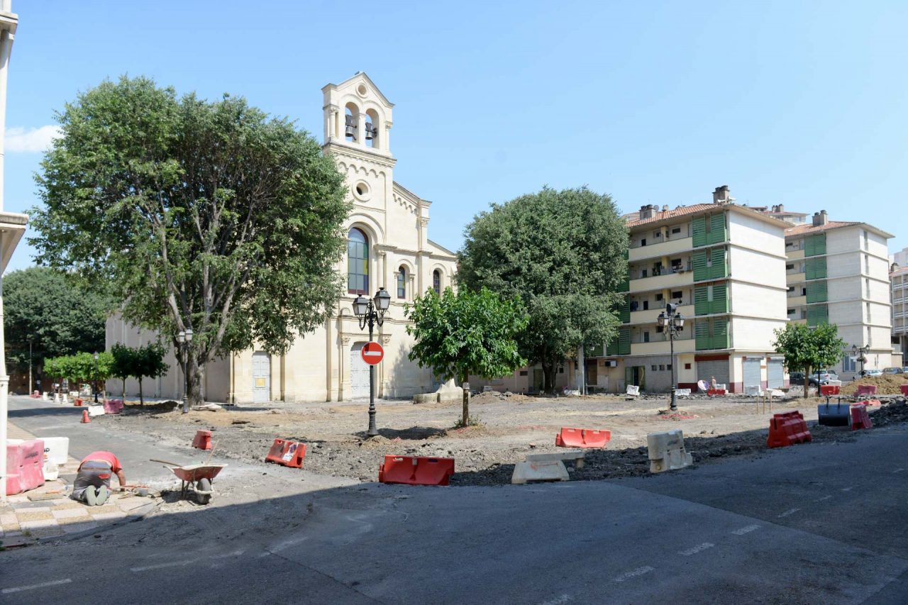 La Ville d’Alès aménage un espace de verdure sur la place du Temple