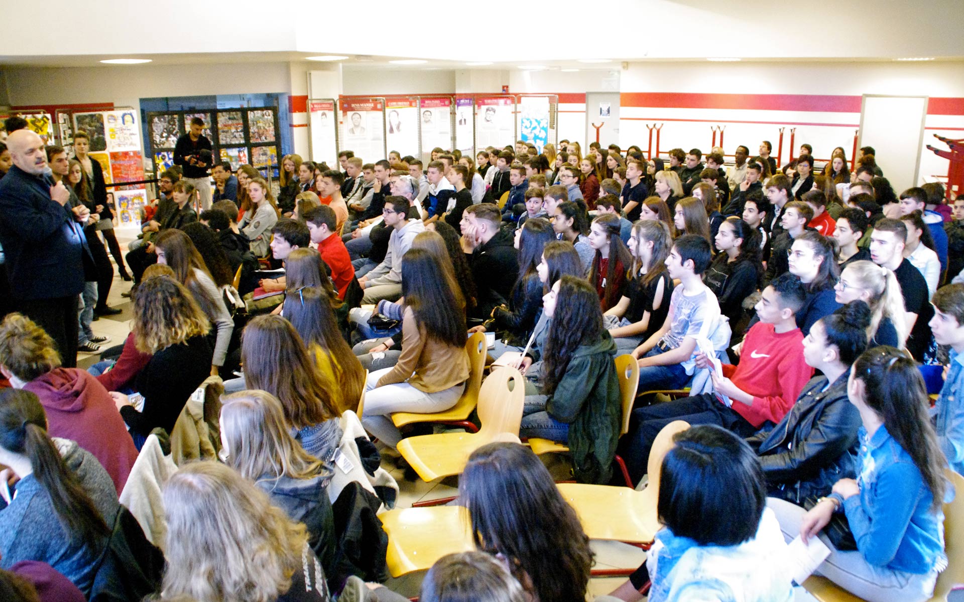 150 élèves venus de quatre collèges alésiens sont venus participer à cette matinée.