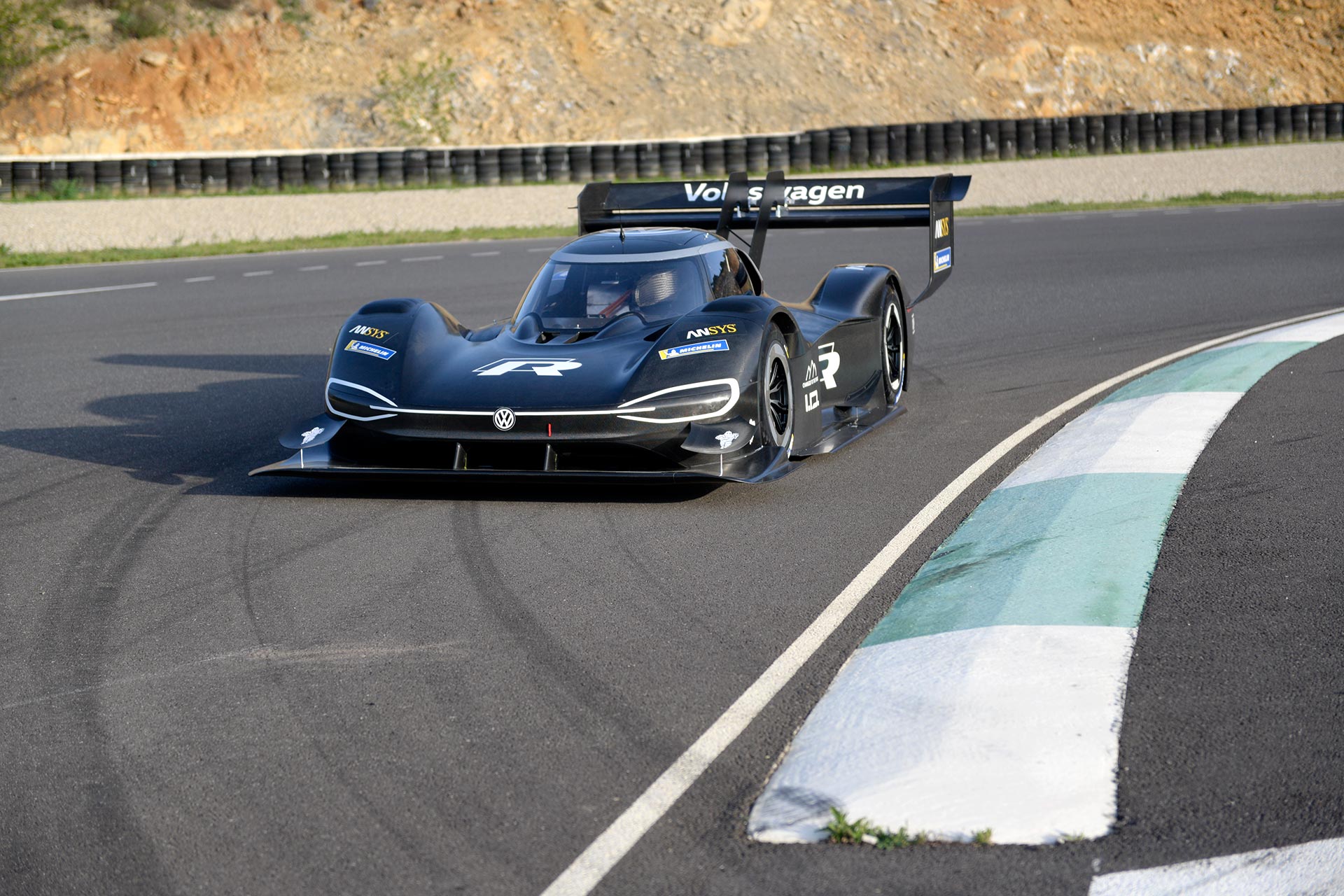 Le prototype électrique développe 680 CV et sera engagé par Volkswagen, le 24 juin, sur les 20 km de côte de Pikes-Peak, aux États-Unis