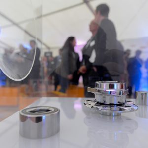 SNR fournit les marchés de l’automobile, de l’aéronautique et de nombreuses industries comme les cimenteries, le ferroviaire, les mines ou la sidérurgie.