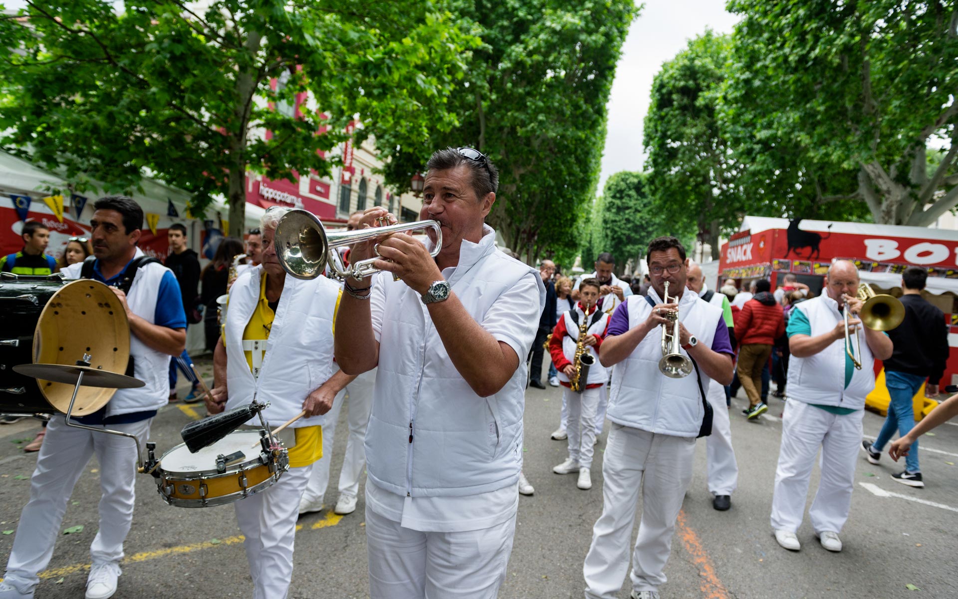 Animations dans les rues. Peñas, bodegas et Paquito cévenol ont animé 5 jours de Feria.