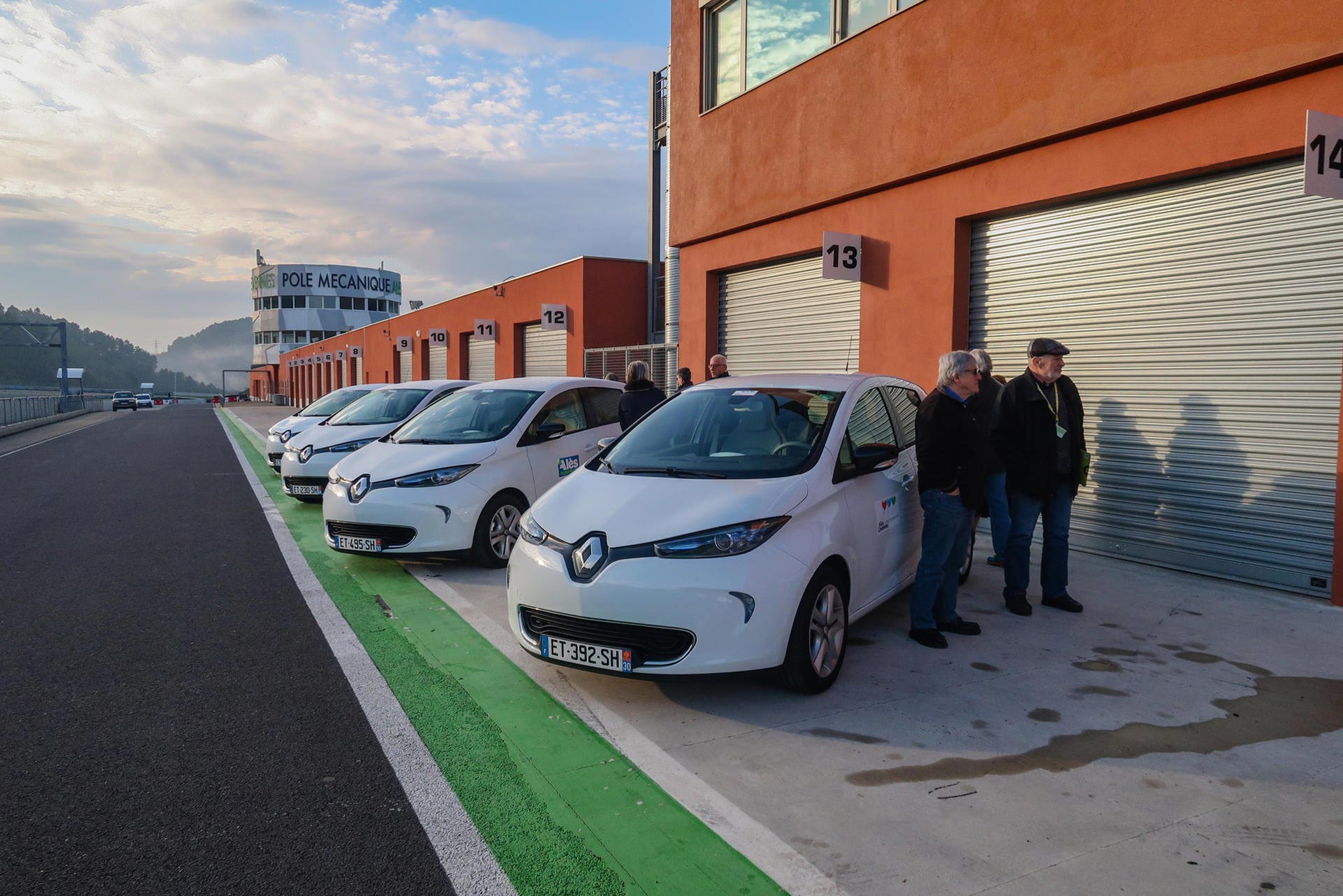 Quatre véhicules électriques d’Alès Agglo ont permis aux participants de rouler sur le circuit afin d’expérimenter ces nouvelles façons de circuler.