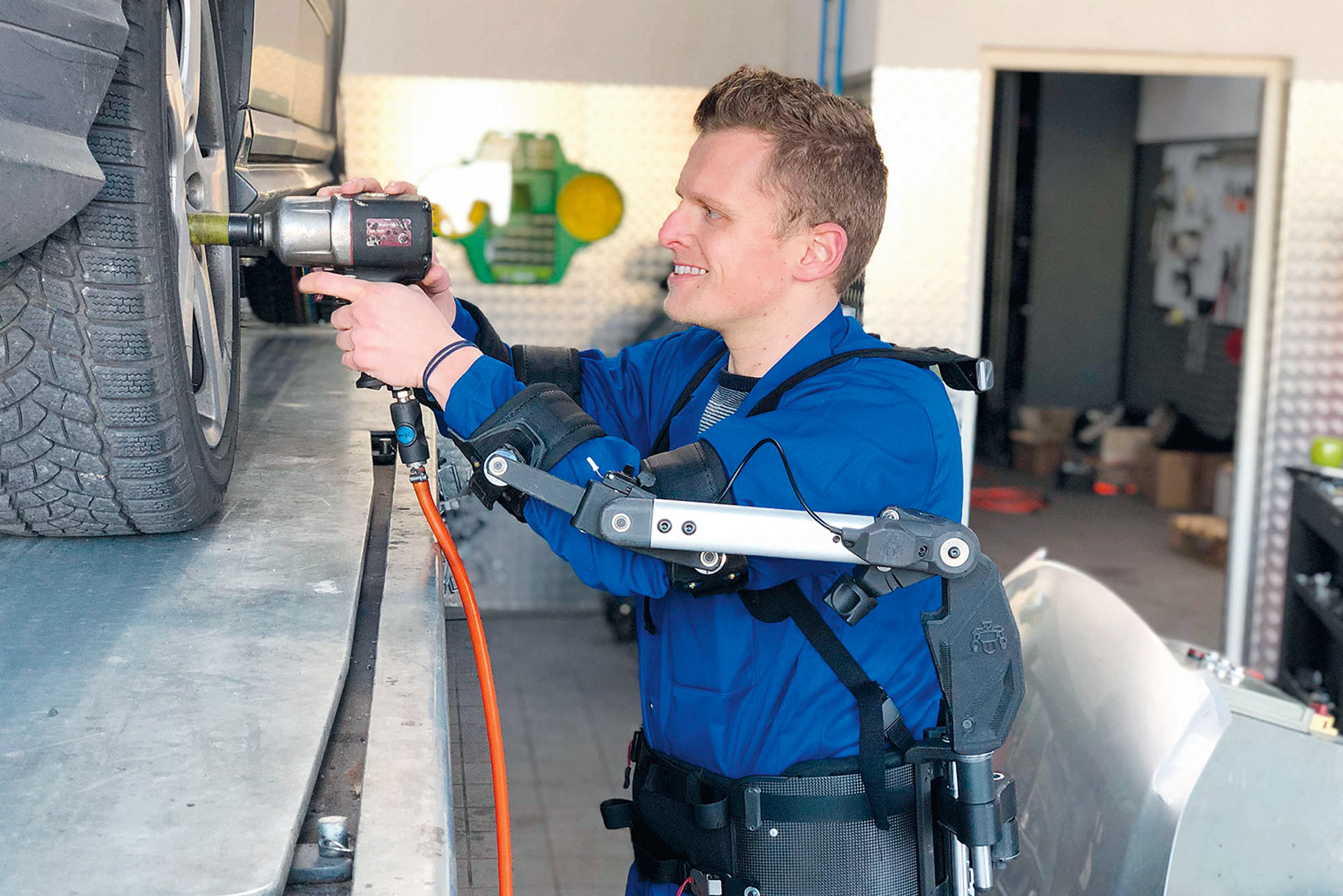 Léger, adaptable, modulaire et abordable : l’exosquelette Shiva-Exo préserve les travailleurs des blessures.