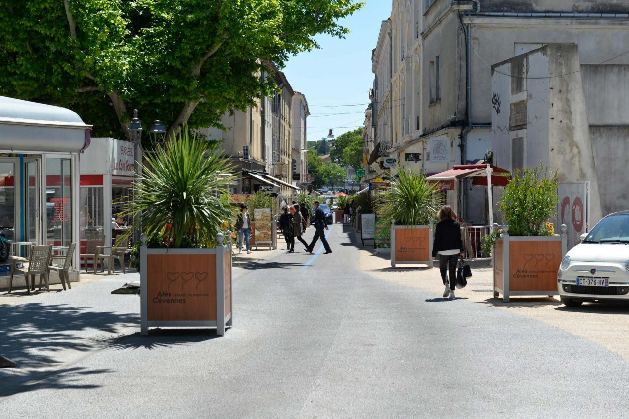 Transformée en espace partagé, la rue du Dr Serres a dévoilé sa nouvelle configuration le 17 avril.