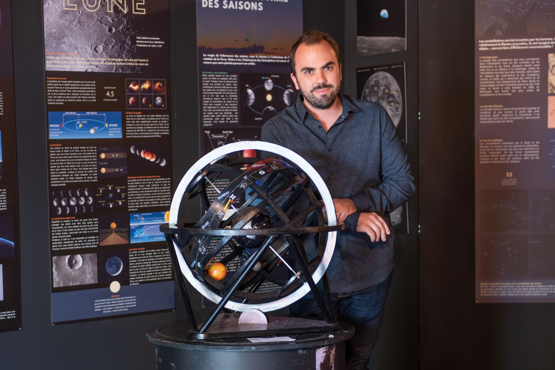 Julien Pépi vous présentera la sphère armillaire, objet qui modélise la sphère céleste et sert à l’étude des mouvements du soleil et de la lune.