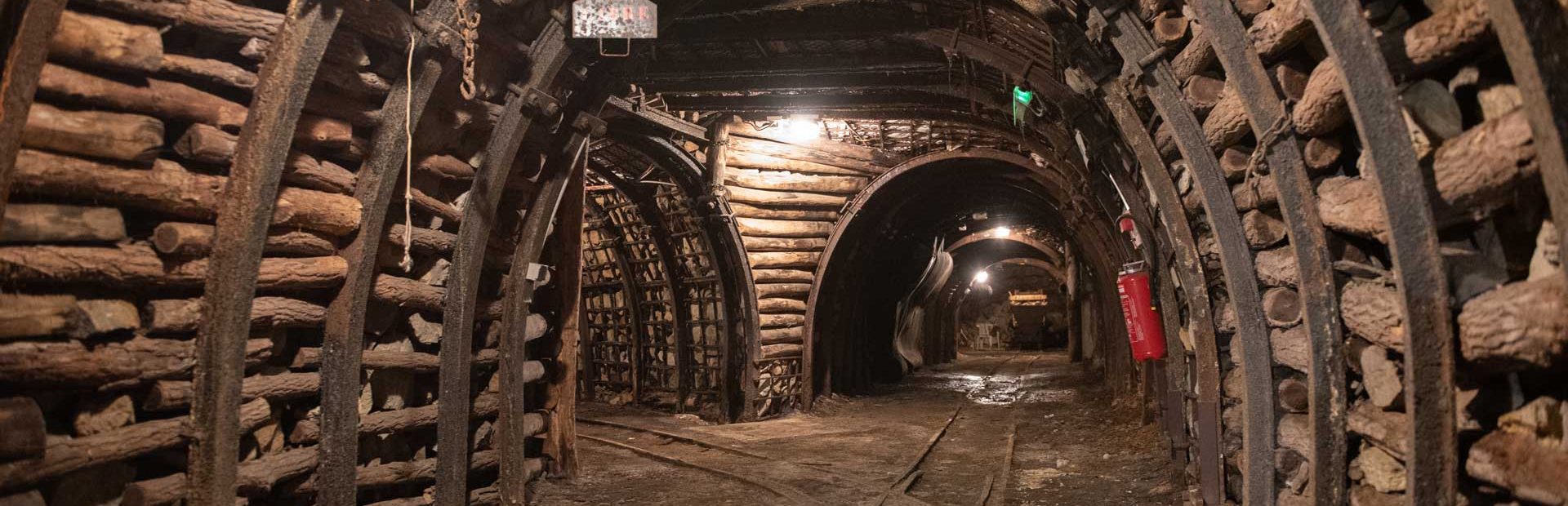 La Mine Témoin est une ancienne mine-école, le plus grand réseau visitable de France.