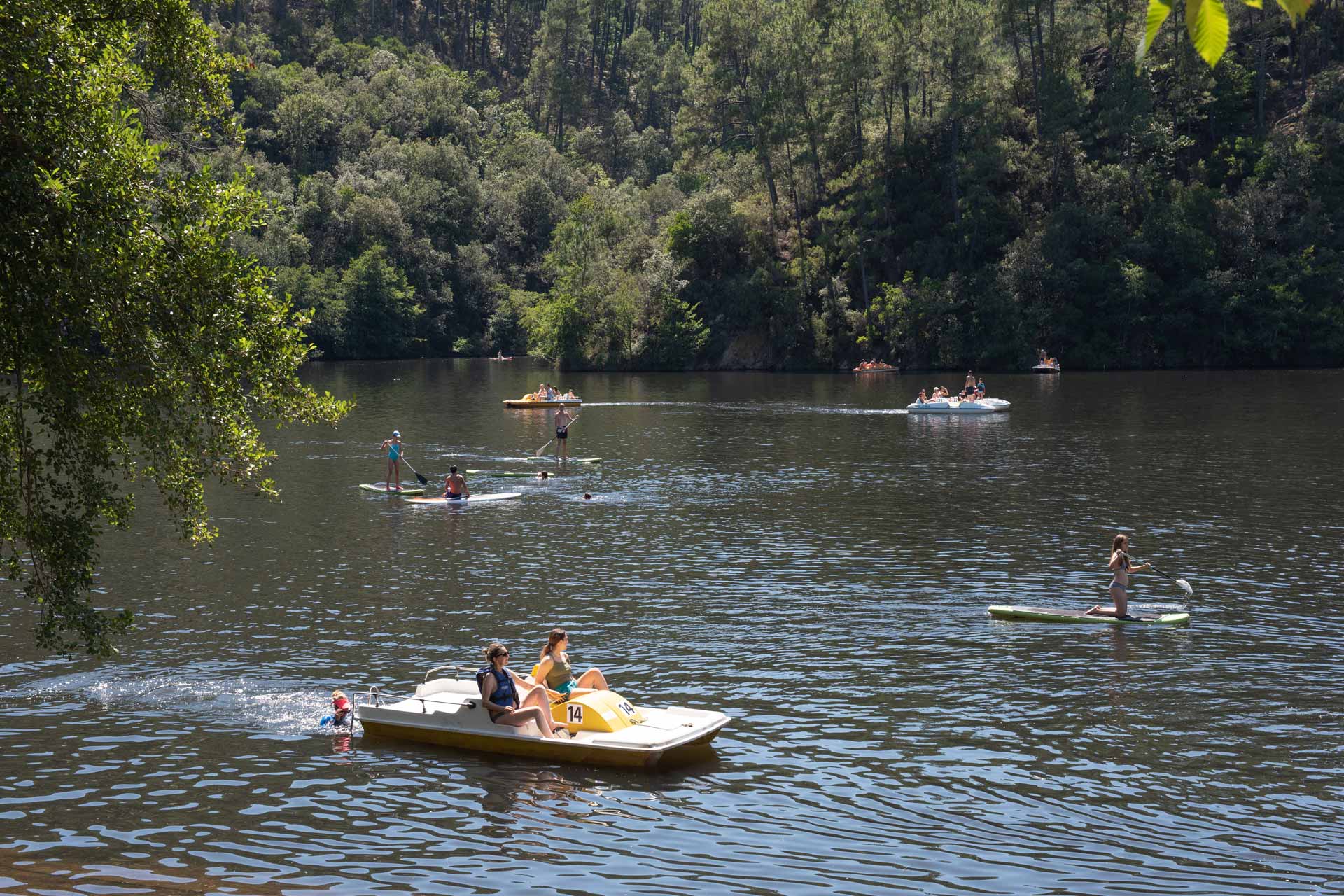La base nautique des Camboux de Sainte-Cécile-d’Andorge est ouverte tous les jours, de 10h à 19h.